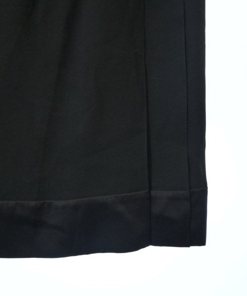 DEREK LAM กระโปรงยาวถึงเข่า