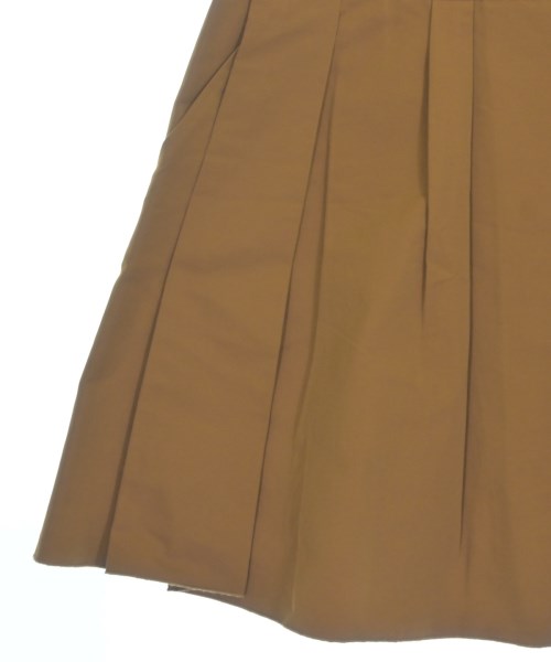 DEREK LAM กระโปรงยาวถึงเข่า