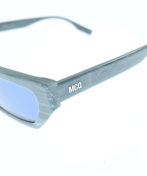 McQ แว่นกันแดด