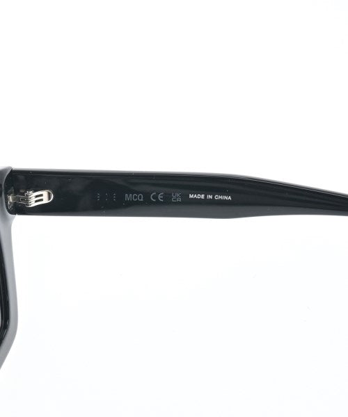 McQ แว่นกันแดด