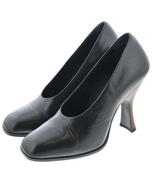 THE ROW รองเท้าส้นสูง