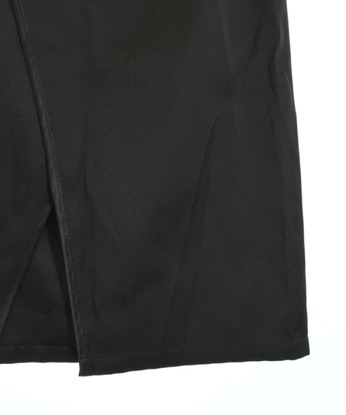 3.1 Phillip Lim กระโปรงยาวถึงเข่า