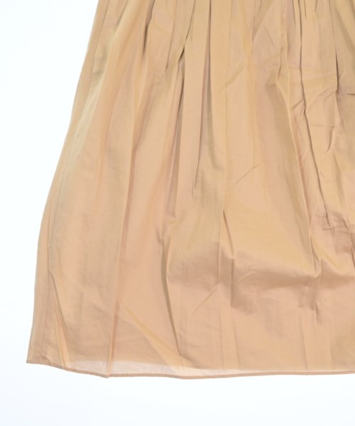 3.1 Phillip Lim กระโปรงยาวถึงเข่า