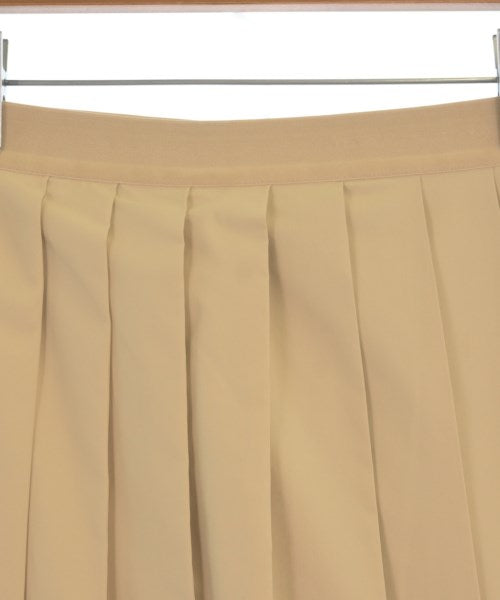 3.1 Phillip Lim กระโปรงยาวถึงเข่า