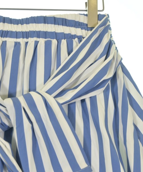 3.1 Phillip Lim กระโปรงยาวถึงเข่า