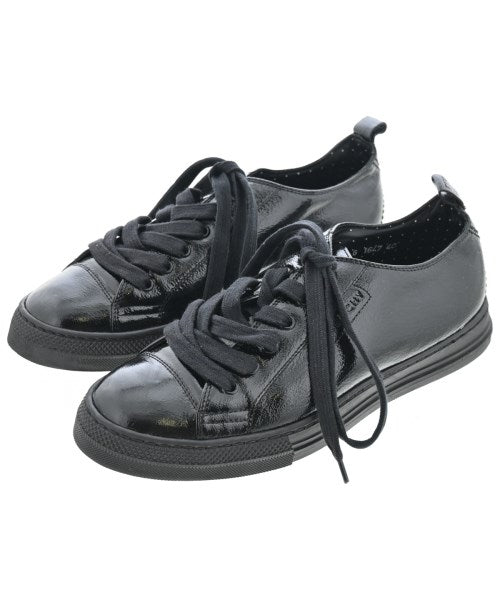 GIVENCHY รองเท้าผ้าใบ