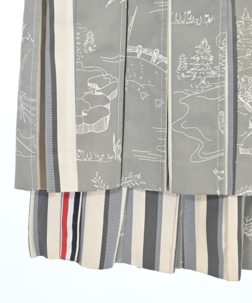 THOM BROWNE กระโปรงยาวถึงเข่า