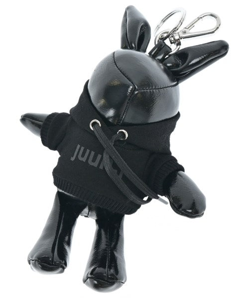 Juun.J เครื่องประดับบนกระเป๋า
