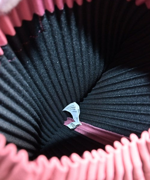 HOMME PLISSE กระเป๋าสะพาย