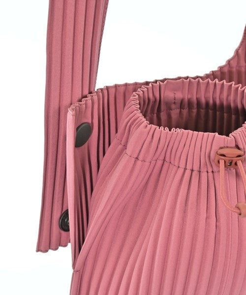 HOMME PLISSE กระเป๋าสะพาย