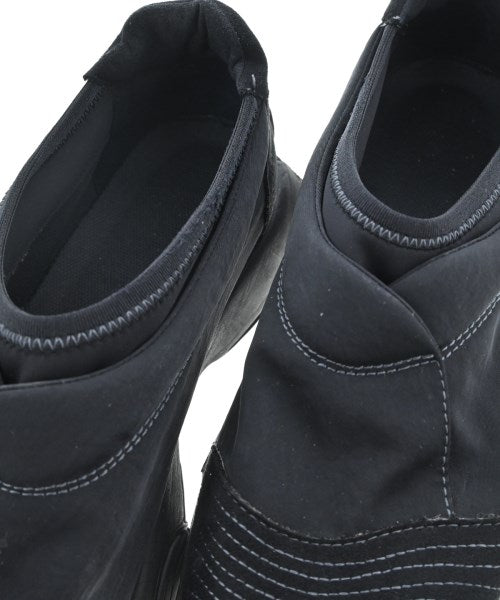 HOMME PLISSE รองเท้าผ้าใบ