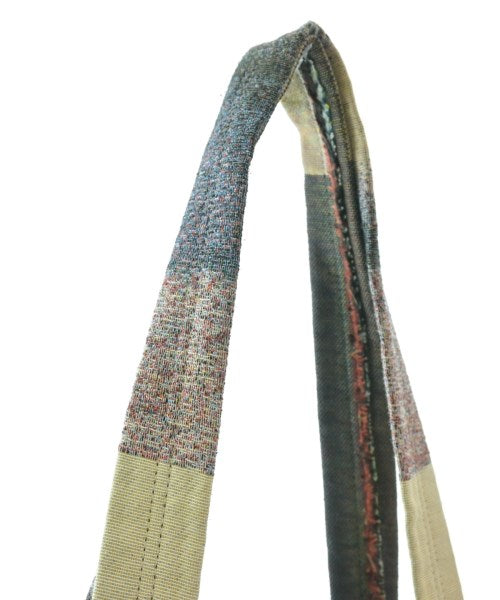 HOMME PLISSE กระเป๋าถือขนาดใหญ่