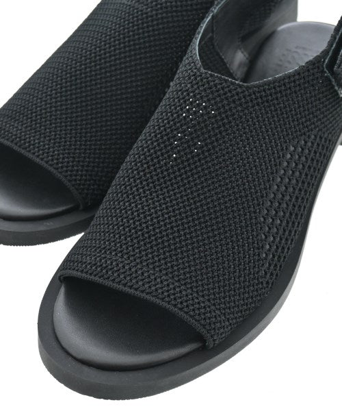 HOMME PLISSE รองเท้าแตะ