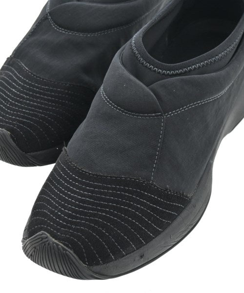 HOMME PLISSE รองเท้าผ้าใบ