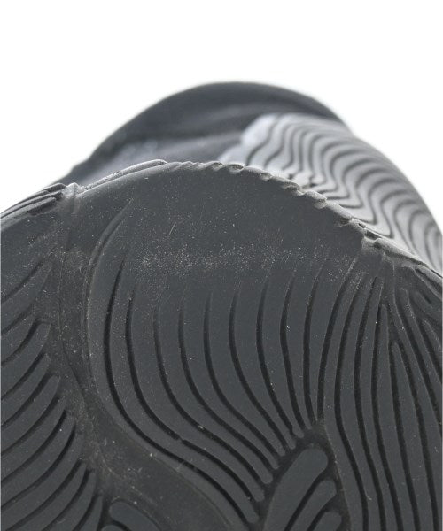 HOMME PLISSE รองเท้าผ้าใบ