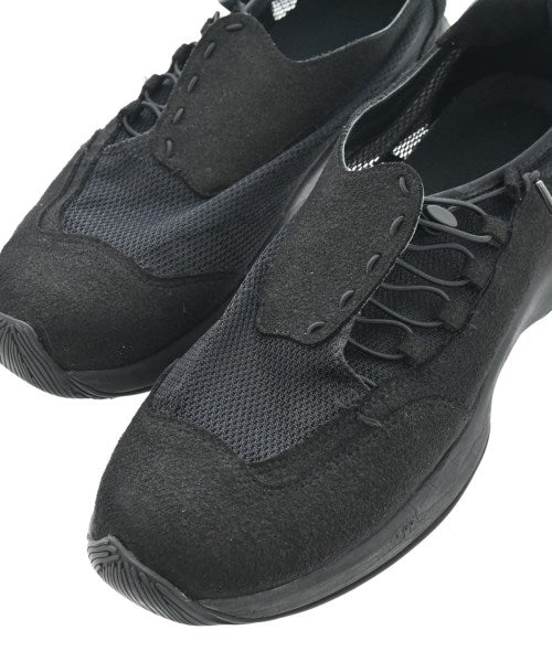 HOMME PLISSE รองเท้าผ้าใบ