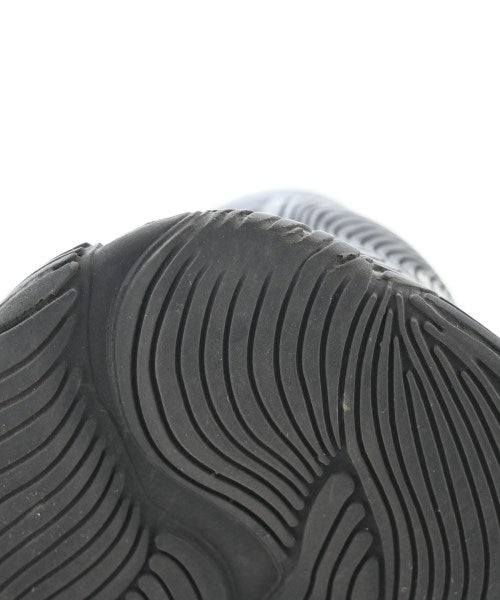 HOMME PLISSE รองเท้าผ้าใบ