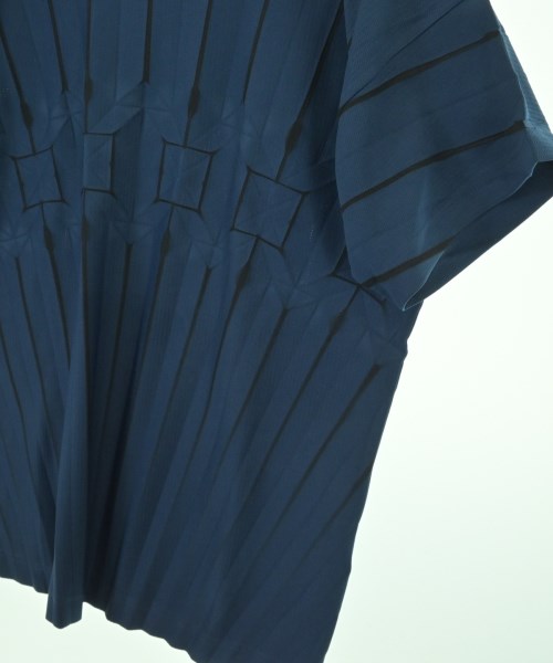 HOMME PLISSE เสื้อยืด/เสื้อท็อปส์