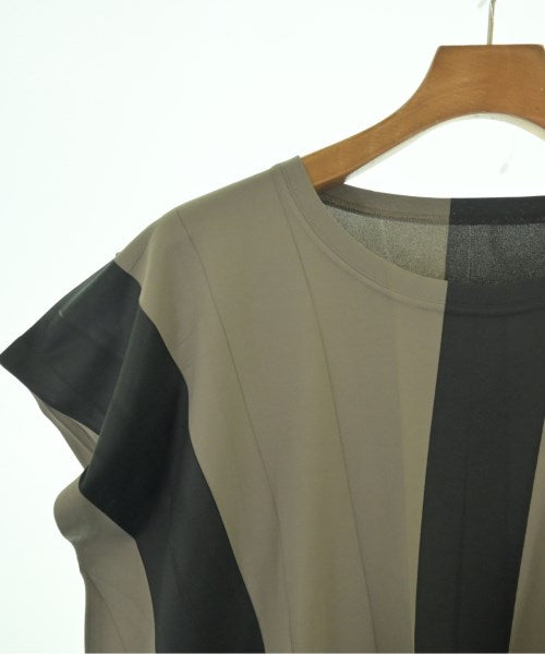 HOMME PLISSE เสื้อยืด/เสื้อท็อปส์