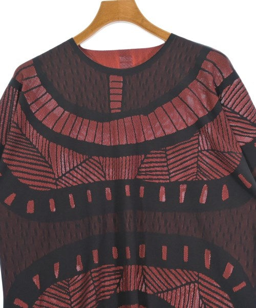 HOMME PLISSE เสื้อยืด/เสื้อท็อปส์
