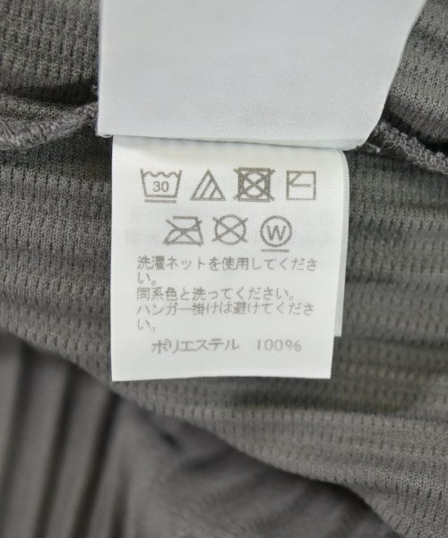 HOMME PLISSE เสื้อยืด/เสื้อท็อปส์
