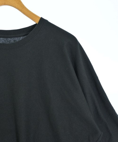 HOMME PLISSE เสื้อยืด/เสื้อท็อปส์