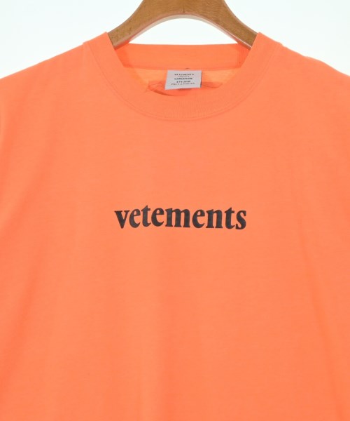 VETEMENTS เสื้อยืด/เสื้อท็อปส์