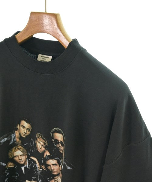 VETEMENTS เสื้อยืด/เสื้อท็อปส์