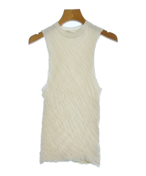 TELA เสื้อแขนกุด