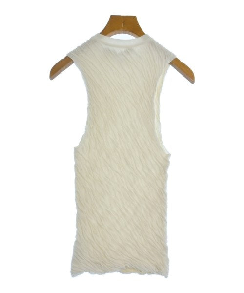 TELA เสื้อแขนกุด