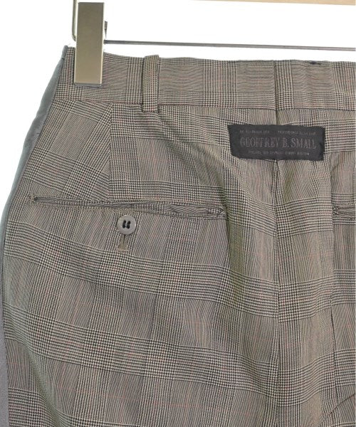 GEOFFREY B. SMALL กระโปรงยาวถึงเข่า