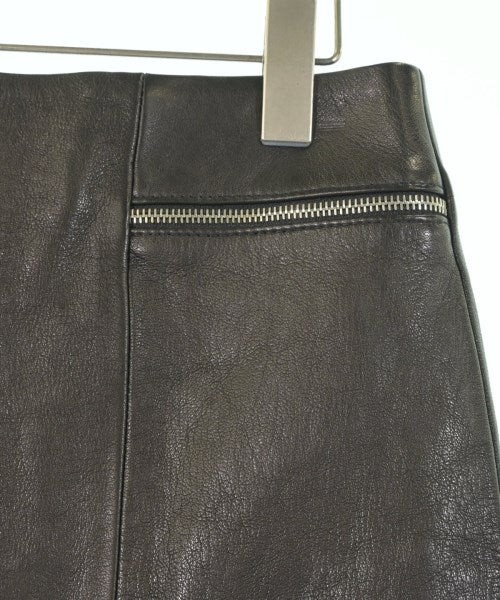 KHAITE กระโปรงยาวถึงเข่า