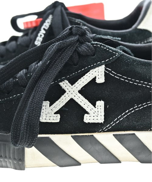 OFF-WHITE รองเท้าผ้าใบ