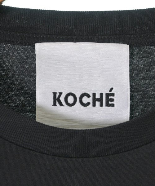 KOCHE เสื้อยืด/เสื้อท็อปส์