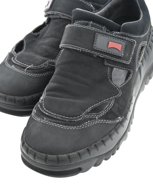 Kiko Kostadinov รองเท้าผ้าใบ