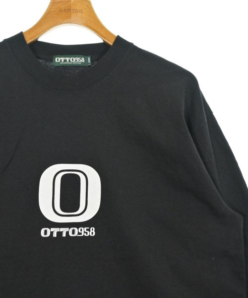 Kiko Kostadinov เสื้อยืด/เสื้อท็อปส์
