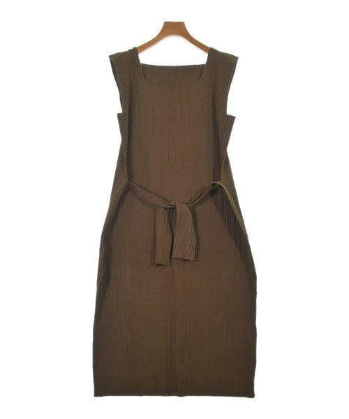 me ISSEY MIYAKE ชุดเดรส