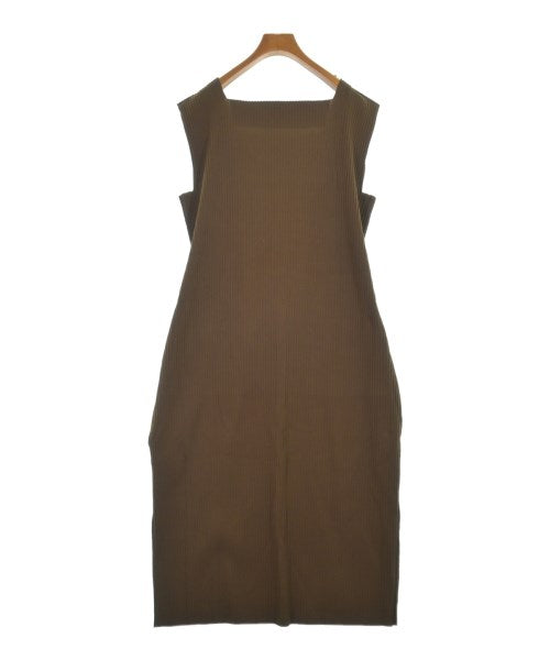 me ISSEY MIYAKE ชุดเดรส