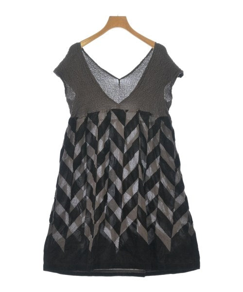 me ISSEY MIYAKE ชุดเดรส