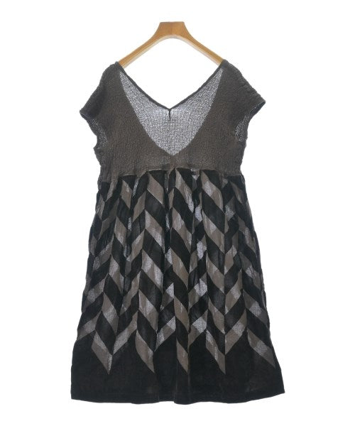 me ISSEY MIYAKE ชุดเดรส