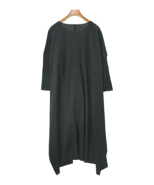 me ISSEY MIYAKE ชุดเดรส