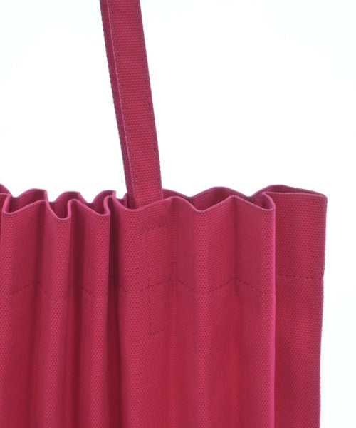 me ISSEY MIYAKE กระเป๋าถือขนาดใหญ่