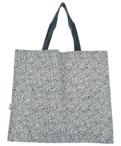 me ISSEY MIYAKE กระเป๋าถือขนาดใหญ่