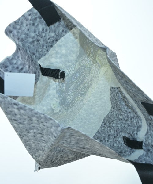 me ISSEY MIYAKE กระเป๋าถือขนาดใหญ่