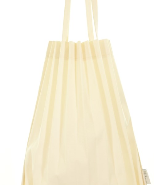 me ISSEY MIYAKE กระเป๋าถือขนาดใหญ่
