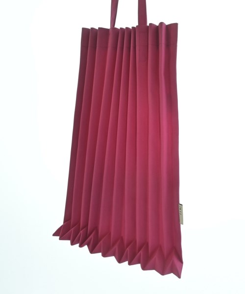 me ISSEY MIYAKE กระเป๋าถือขนาดใหญ่