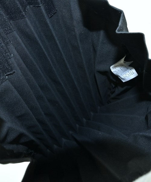 me ISSEY MIYAKE กระเป๋าถือขนาดใหญ่