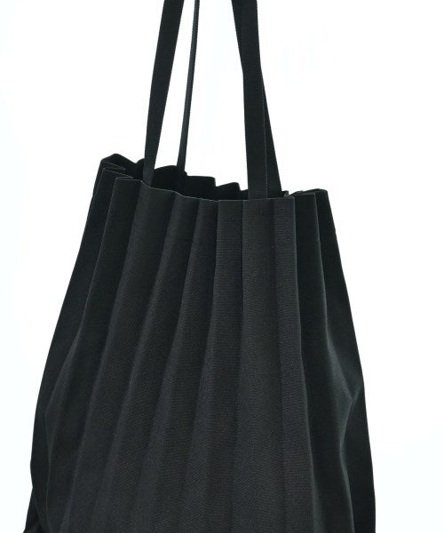 me ISSEY MIYAKE กระเป๋าถือขนาดใหญ่