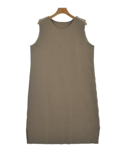 me ISSEY MIYAKE ชุดเดรส