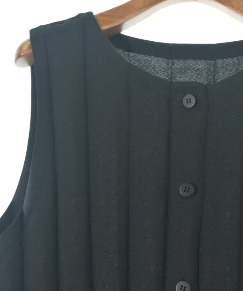 me ISSEY MIYAKE เสื้อกั๊ก